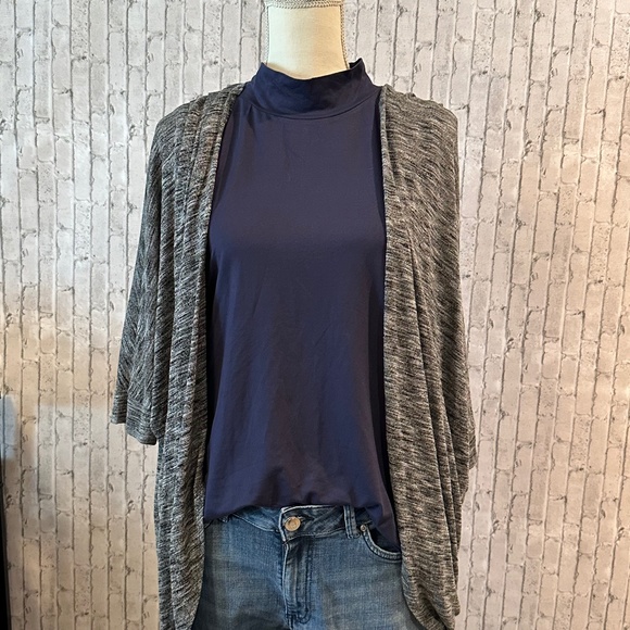 Mock sleeveless turtleneck - Picture 3 of 4